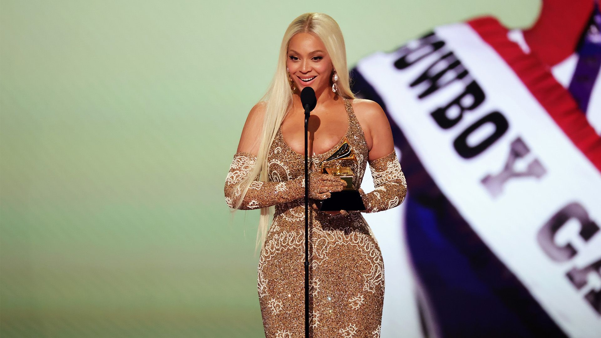 据一席之地 据一席之地