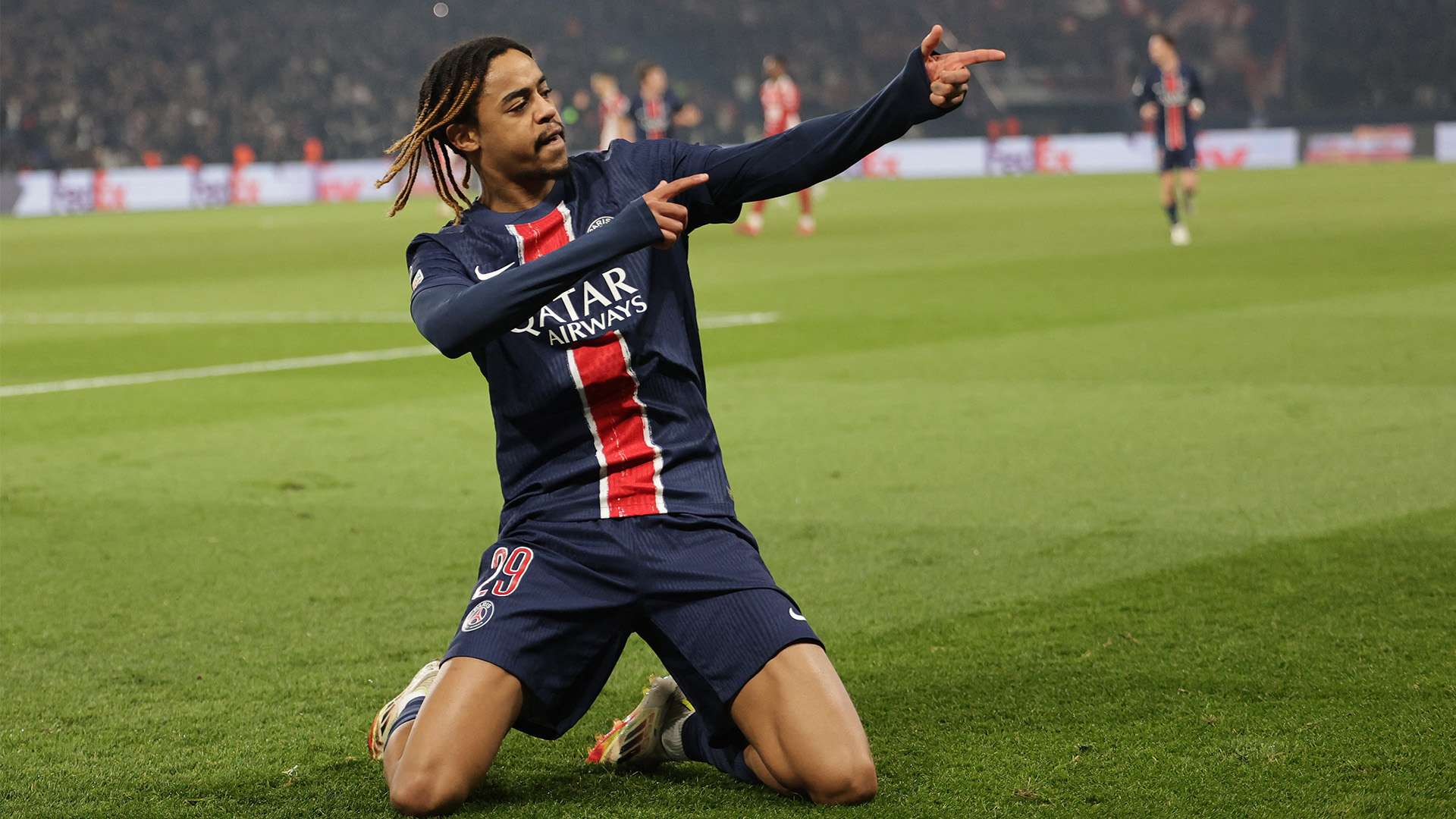 作为全球足 作为全球足